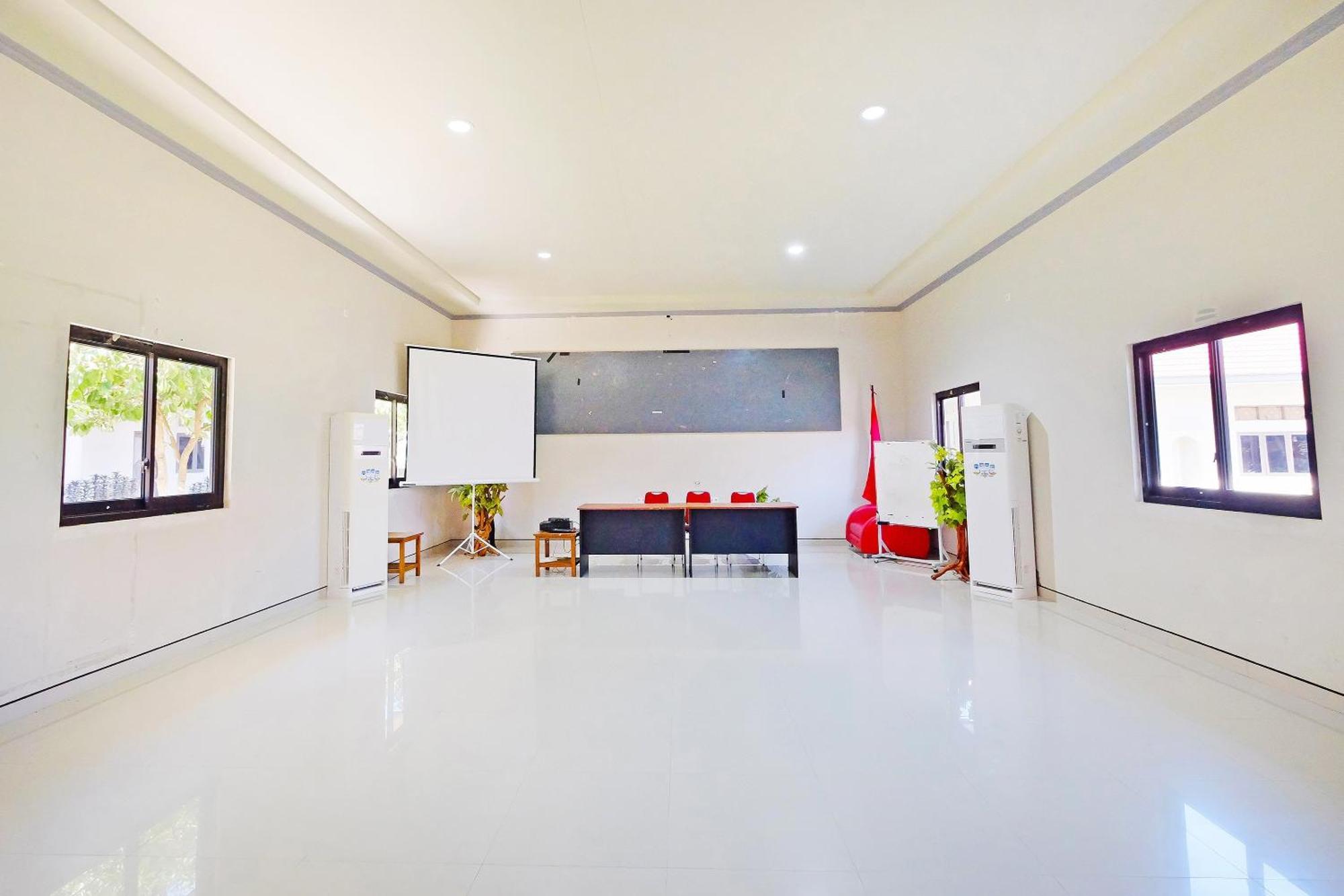 Collection O 91046 Hotel Remaja Indah Masamba Ngoại thất bức ảnh